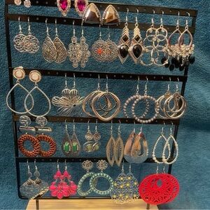 Fashion Jewelry - 100 Pieces - Randomly Selected